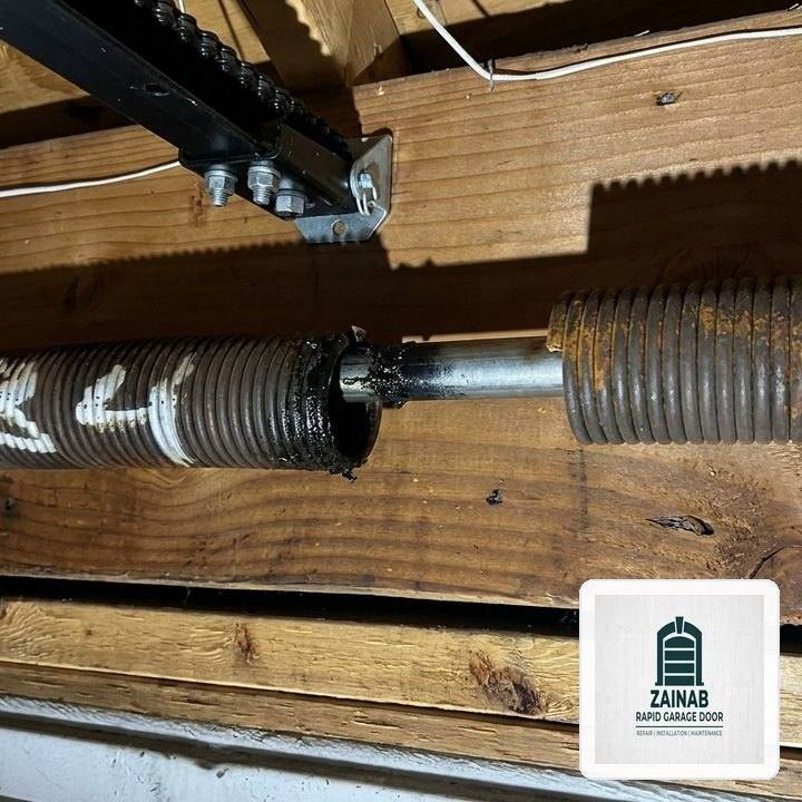 Zainab Rapid Garage Door in Wood Dale, IL: Heavy-Duty Steel Section Strut & 11-Gauge Hinge Reinforcement - Wood Dale, IL